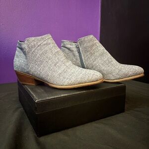 Refresh Heathered Gray Ankle Booties